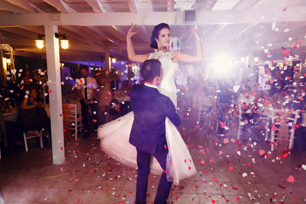 5-popular-songs-used-in-the-first-dance-at-a-wedding-socialsport